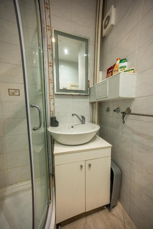 3-BR Central Residence - image 10