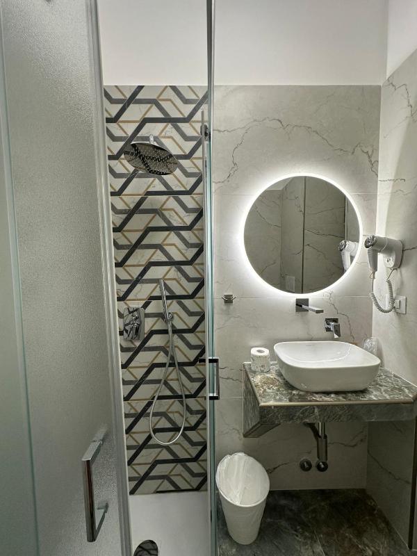 Quadruple Room image 3