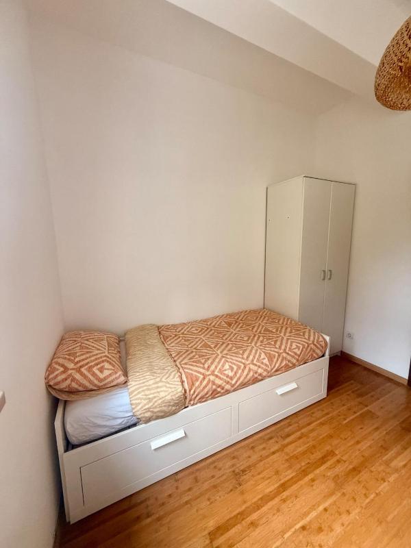 Beautiful Seaview Spacious two bedroom flat - image 5