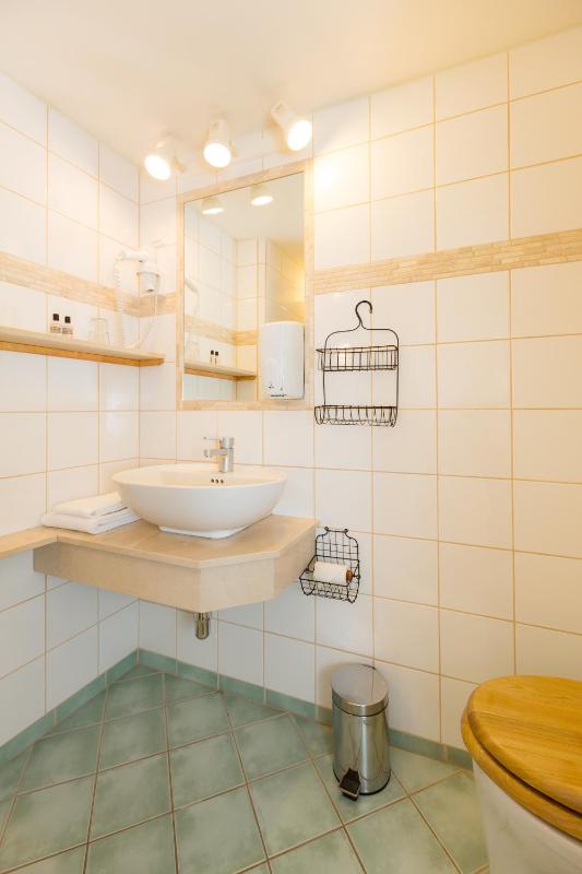 Small Maisonette image 3