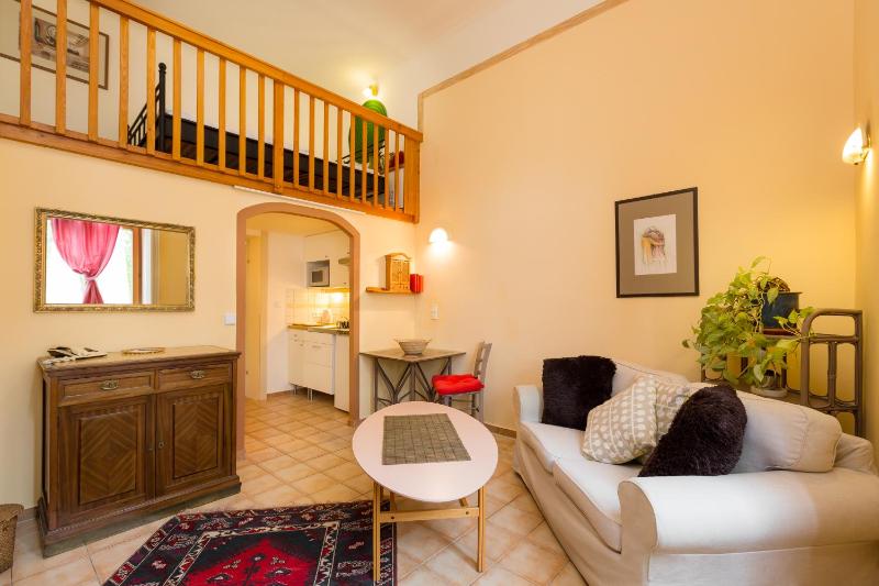 Small Maisonette image 4