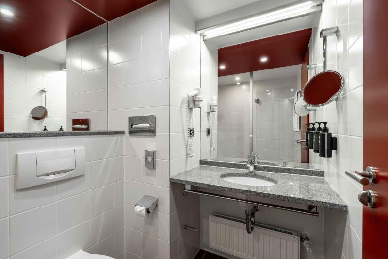 Deluxe Twin room image 2