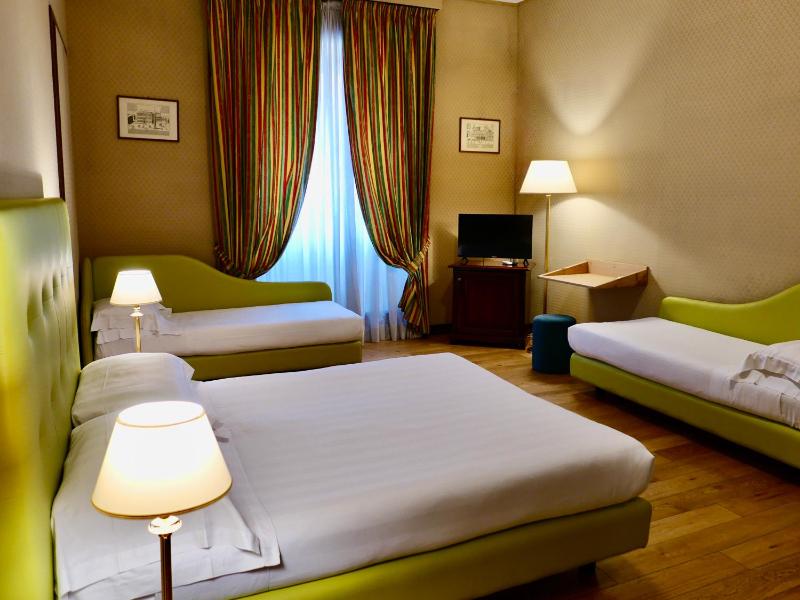 Superior Family Room image 2