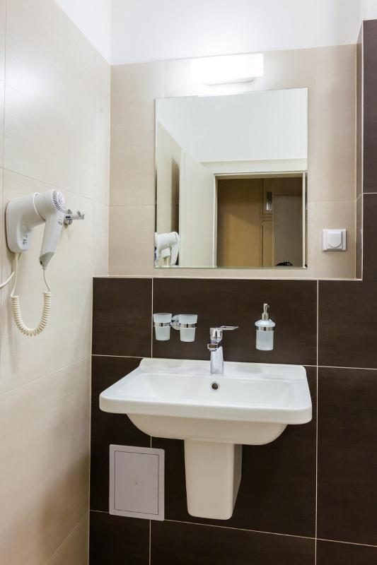 Apartment with Balcony (4 Adults) image 2
