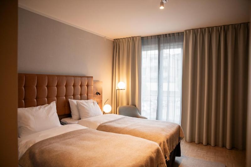 Standard Twin Room image 3
