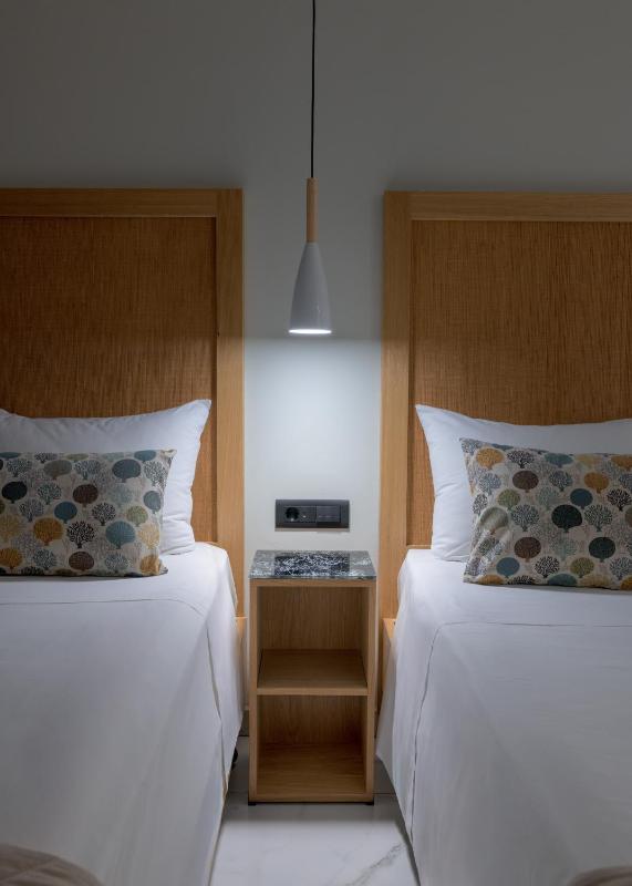 Superior Triple Room image 4