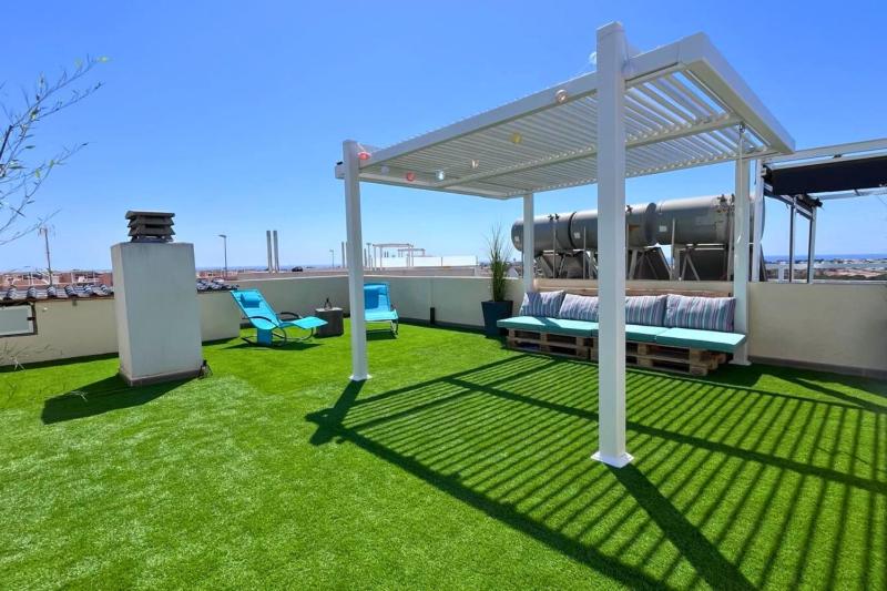 Modern flat with swimming pool terrace and equipped solarium - image 48