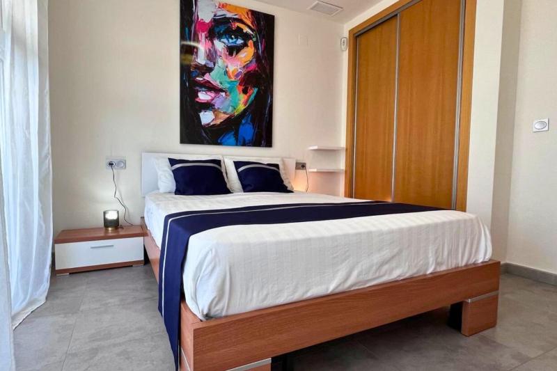Modern flat with swimming pool terrace and equipped solarium - image 35