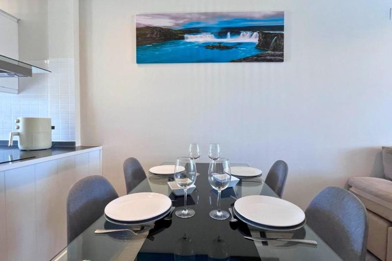 Modern flat with swimming pool terrace and equipped solarium - image 28