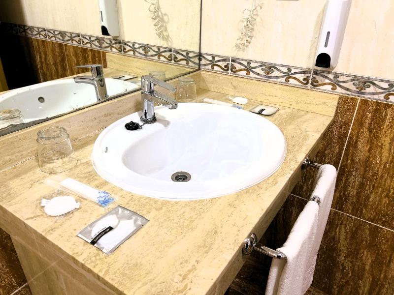 Double Room (1 Adult + 1 Child) image 4