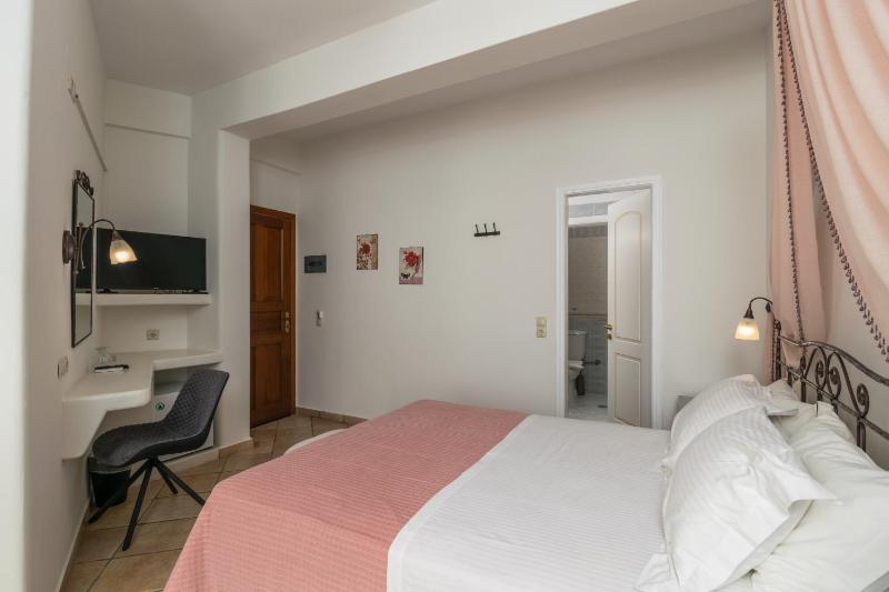 Double Room with Outdoor Hot Tub image 2