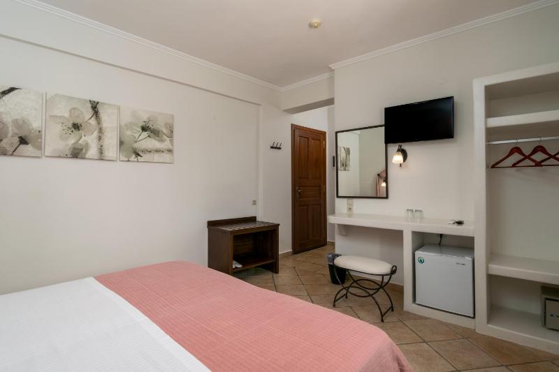 Twin Room image 1