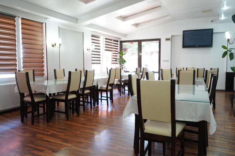 Standard Triple Room image 4