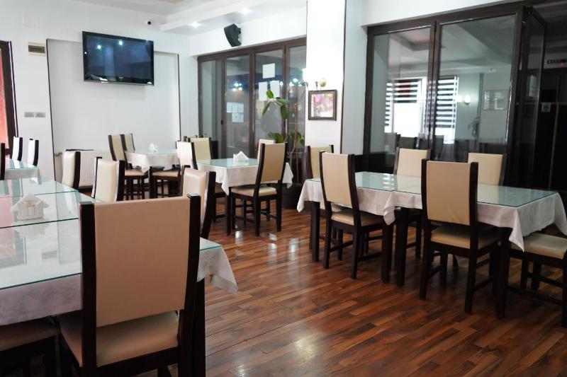 Standard Triple Room image 3