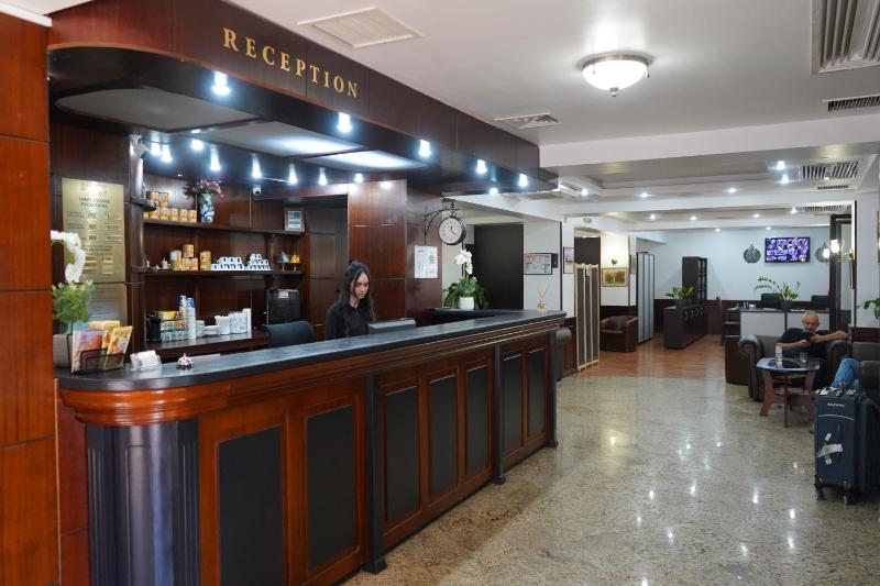 Standard Triple Room image 2