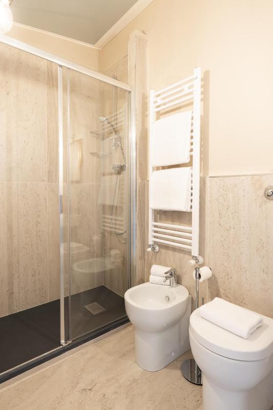 Double Room with Private External Bathroom image 4