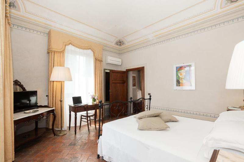 Deluxe Junior Suite image 3