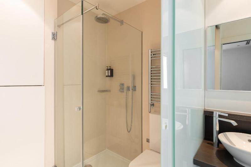 One-Bedroom Apartment (1- 4 Adults) image 2