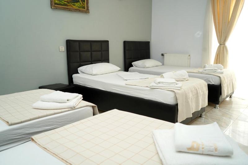 Quadruple Room image 1