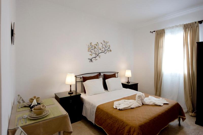 Double Room image 4