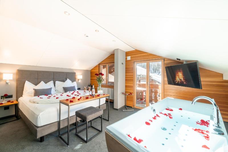 Romantic Junior Suite with Matterhorn View image 1