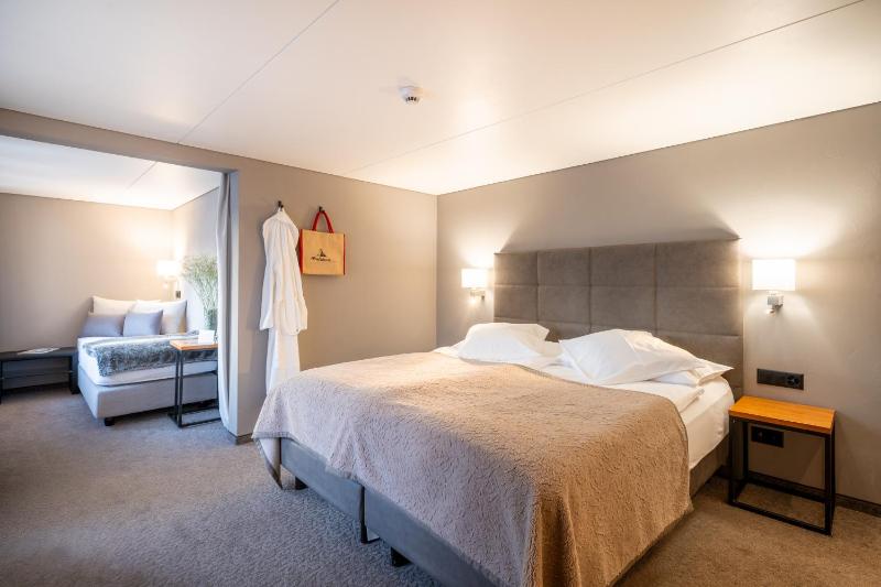Junior Suite with Matterhorn View image 3