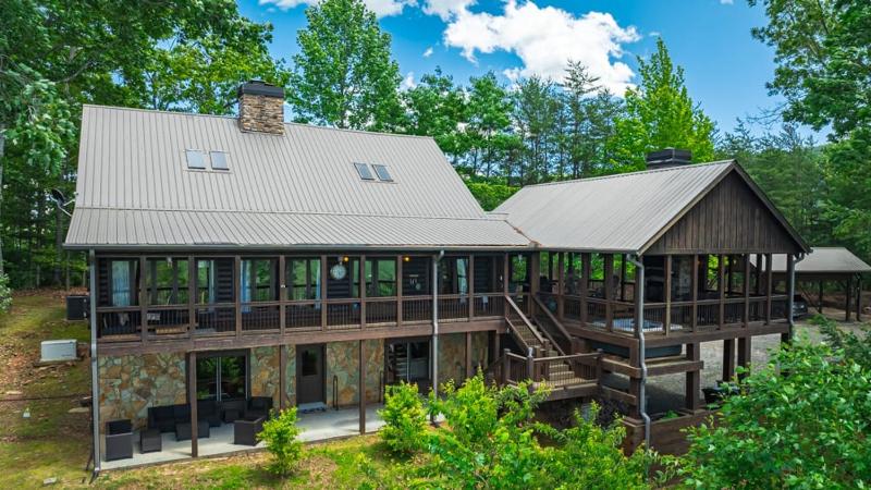Ridge Top Lodge - image 12