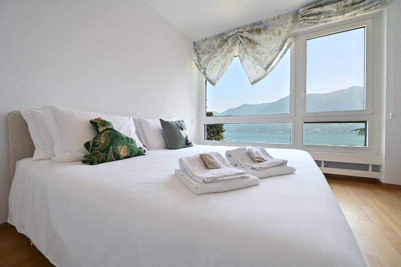 Luxury Lake View Motta Apartment in Lugano - image 13