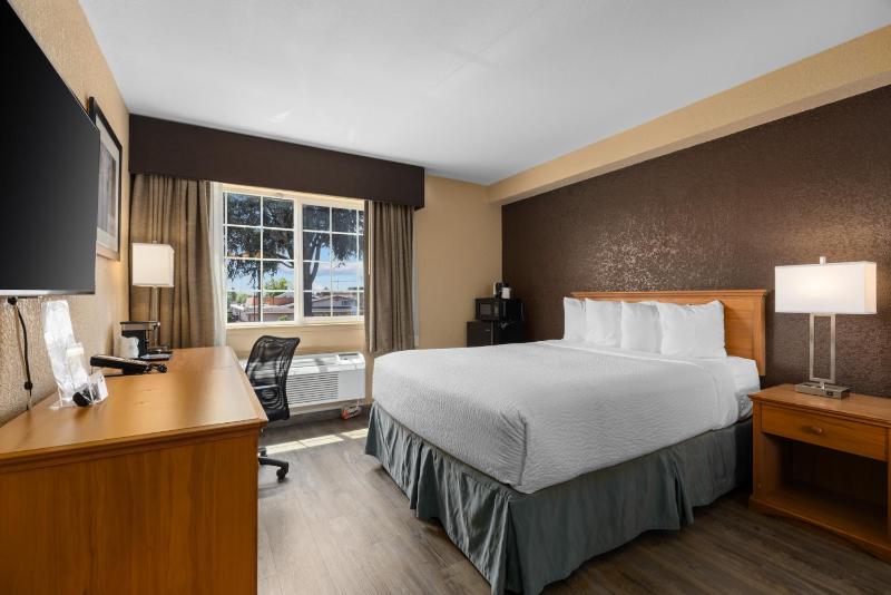 Ramada by Wyndham Portland - image 11