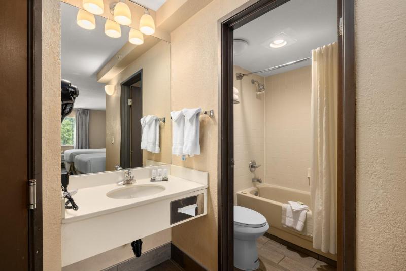 Ramada by Wyndham Portland - image 22