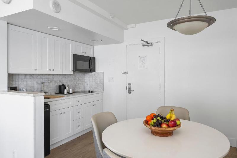 King Suite with Ocean View image 4