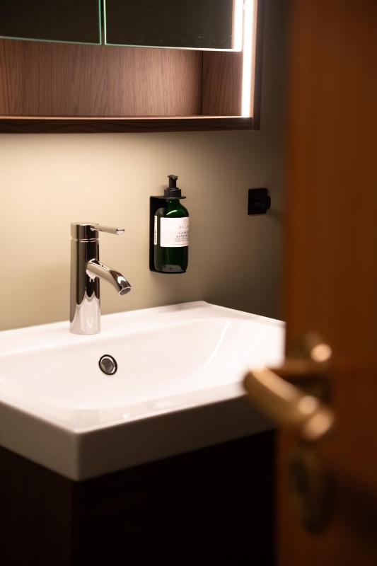 Deluxe Double Room with Sea View image 4