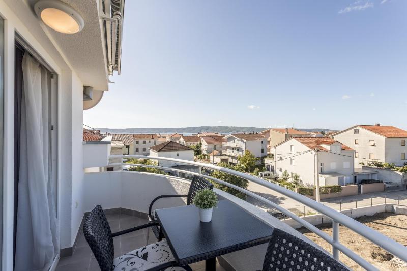 Apartments with parking space Kastel Novi Kastela - 24645 - image 12