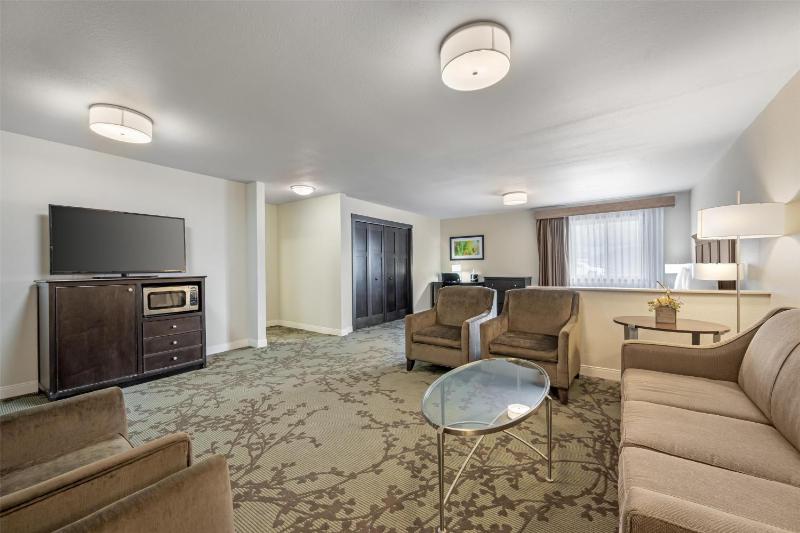 Junior King Suite - Non-Smoking image 3