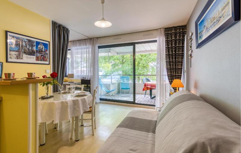 Amazing Apartment In La Rochelle With Wifi - image 17