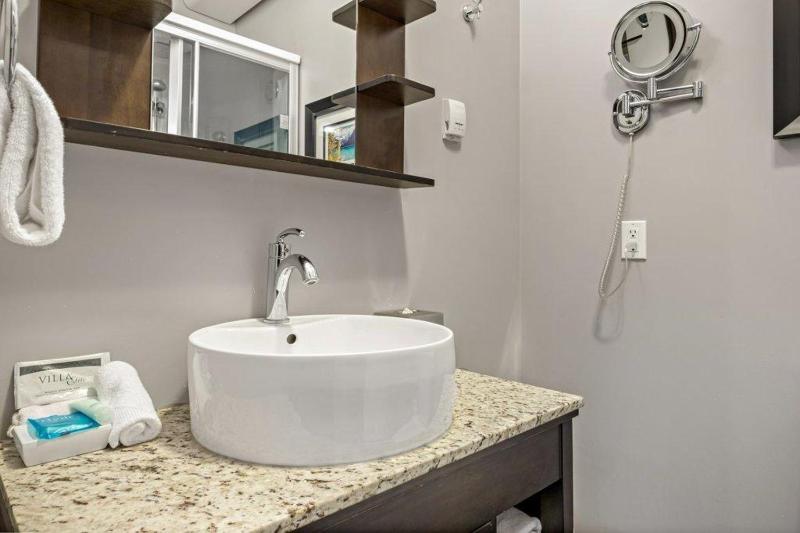 Cozy Canmore resort with mt view hot tub and pool - image 22