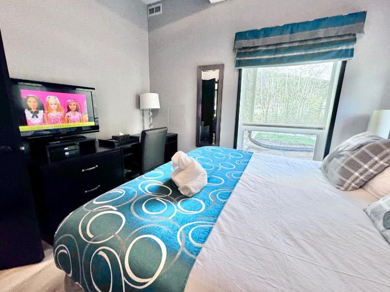 Cozy Canmore resort with mt view hot tub and pool - image 11