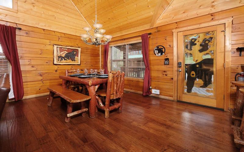 Bear Creek Lodge - Game Nights Hot Tub Soaks & Relaxation - image 19
