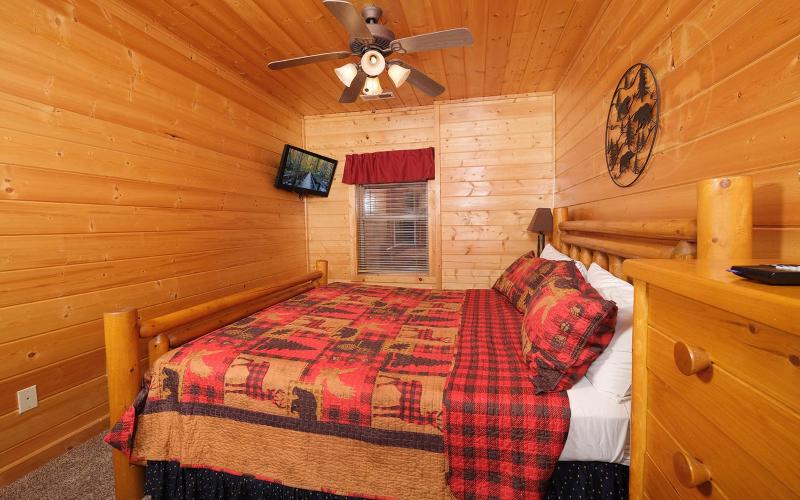 Bear Creek Lodge - Game Nights Hot Tub Soaks & Relaxation - image 18