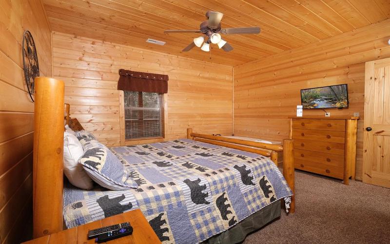 Bear Creek Lodge - Game Nights Hot Tub Soaks & Relaxation - image 3