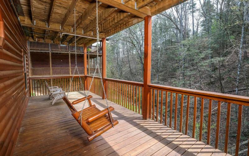 Bear Creek Lodge - Game Nights Hot Tub Soaks & Relaxation - image 12
