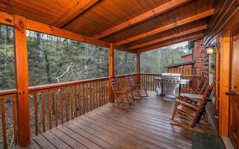 Bear Creek Lodge - Game Nights Hot Tub Soaks & Relaxation - image 2