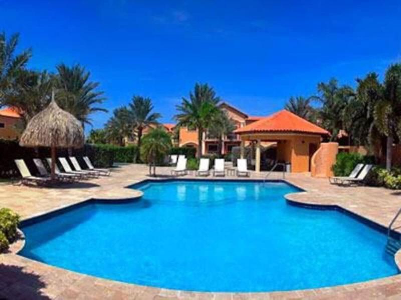 Indescribable town house with jacuzzi - image 4