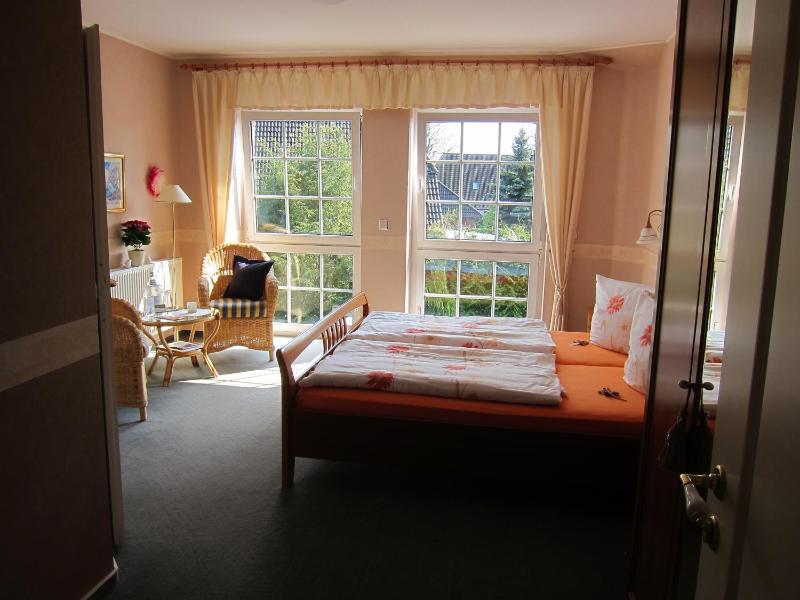 Deluxe Double Room image 4