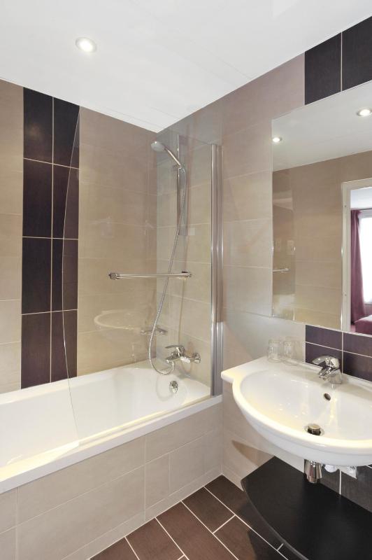 Superior Twin Room image 2