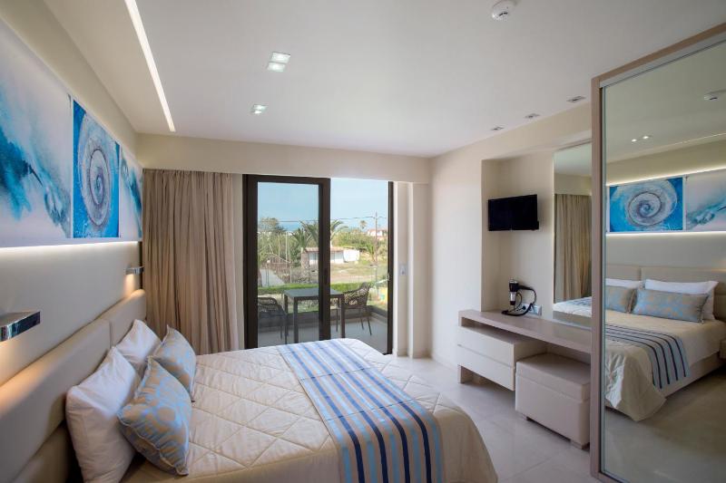 One-Bedroom Suite image 1