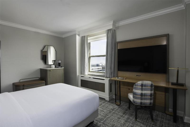 Queen Room image 1