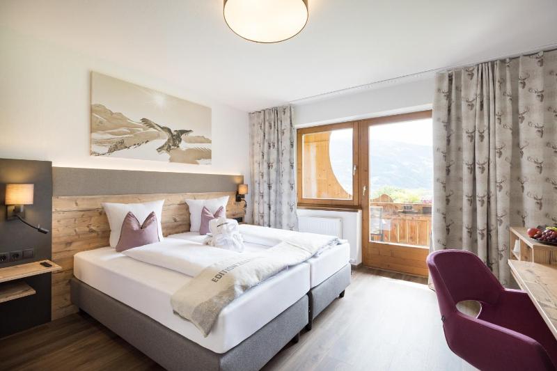 Junior Suite image 1