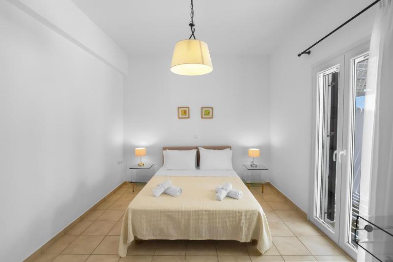 Tzane Studios & Apartments - Steps away from Golden Beach - image 22