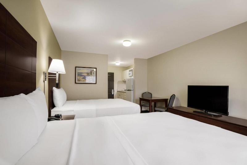 Standard Double Room with Two Double Beds - Non Smoking image 3